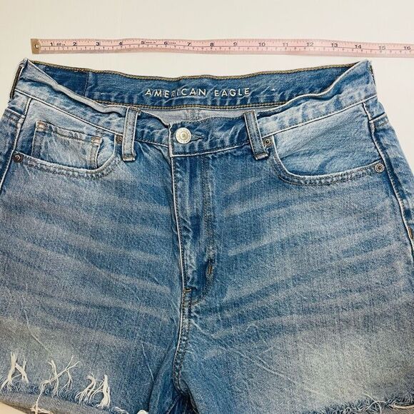 American Eagle Mom Shorts Hi Rise Cut Off Jean Shorts Size 8 - Picture 5 of 8